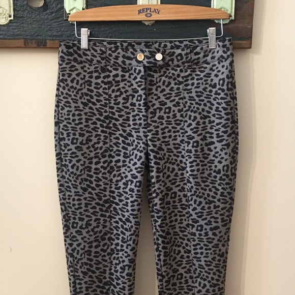 2/$18 Lilly Morgan Leopard Print Pants Size Medium - Picture 1 of 14